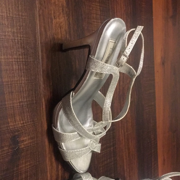 Silver sparkly heels! - Picture 5 of 5